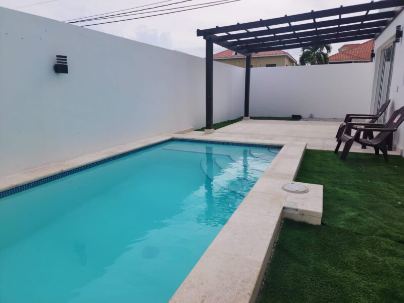 Villa amueblada y piscina en Residencial Bávaro Punta Cana